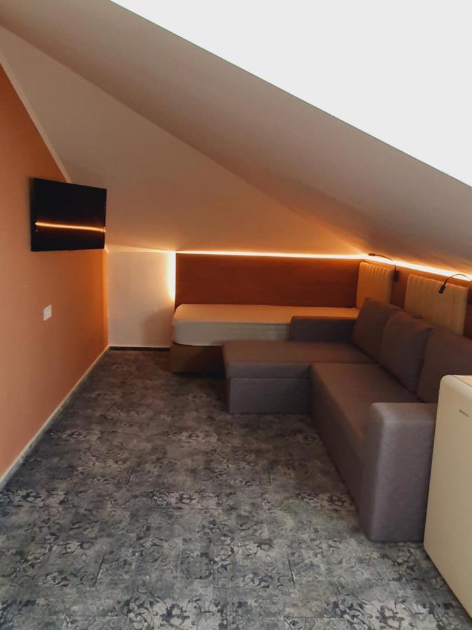 Valea Lupului  Stay Inn Rediu المظهر الخارجي الصورة